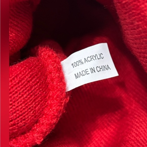 NWT Jeffree Star exclusive beanie Red with embroidered hearts collectors item - Picture 4 of 7